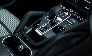 Porsche Cayenne GTS Coupé 20