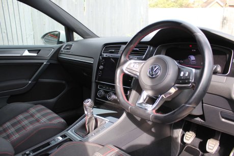 Volkswagen Golf 2.0 Golf GTi Performance TSi 3dr 4