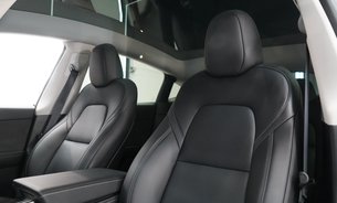 Tesla Model Y LONG RANGE AWD GROK AI Sexy Knob controller Adaptive LEDs Panoramic Roof 12