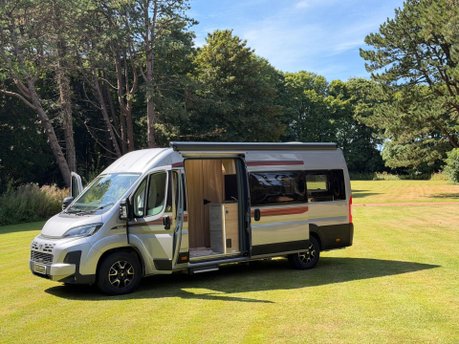 Auto-Trail V-Line 635 35 L4H2 STANDARD PV 2