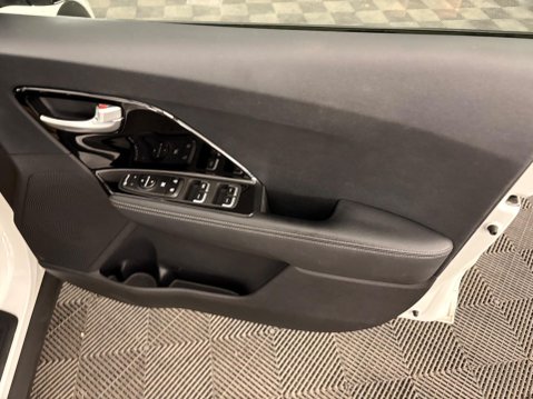 Kia Niro 1.6h GDi 2 DCT Euro 6 (s/s) 5dr 32
