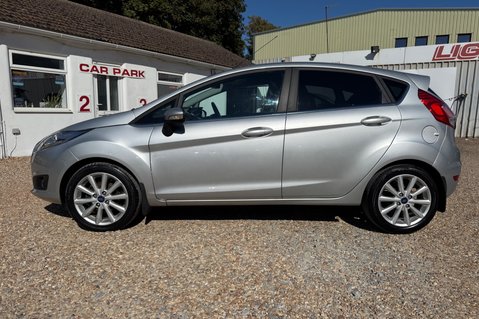 Ford Fiesta TITANIUM,,FORD SYNC,.ONLY £20;00 R:TAX,,STUNNING EXAMPLE  2