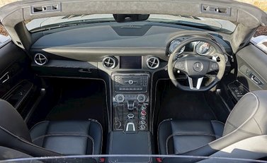 Mercedes-Benz SLS AMG Roadster 23