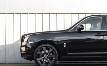 Rolls-Royce Cullinan 32
