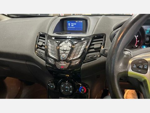 Ford Fiesta 1.0T EcoBoost Zetec Euro 6 (s/s) 5dr 10