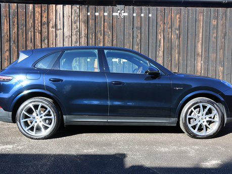 Porsche Cayenne V6 - Stunning Low Mileage 1 Owner Car with Club Interior and High Spec