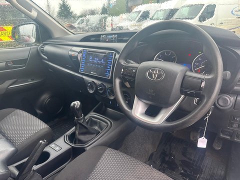 Toyota Hilux ACTIVE 4WD D-4D DCB 15