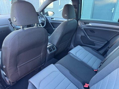 Volkswagen Golf R-LINE TSI ACT BLUEMOTION TECHNOLOGY 46