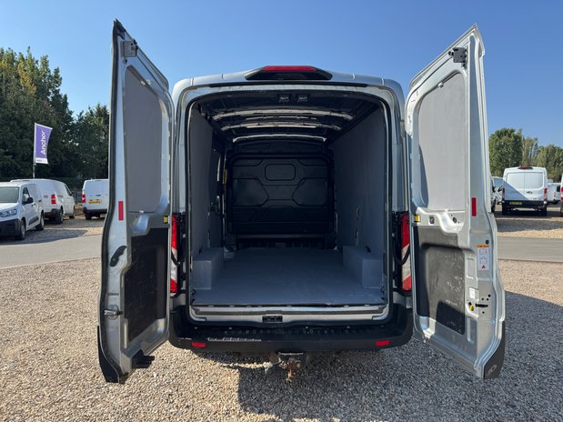 Ford Transit MWB L2H2 Medium Roof Trail 350 Air Con Alloys Sensors Cam Tow Bar EURO 6 8