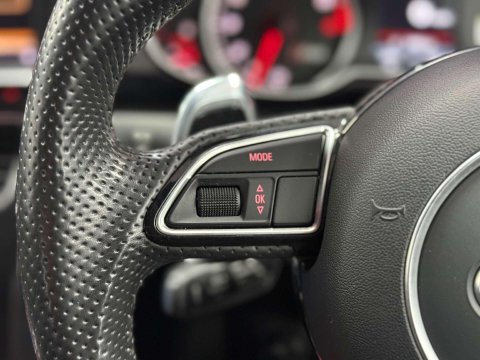 Audi RS4 4.2 FSI V8 Estate 5dr Petrol S Tronic quattro Euro 5 (450 ps) 31