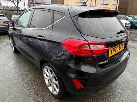 Ford Fiesta TITANIUM X 6