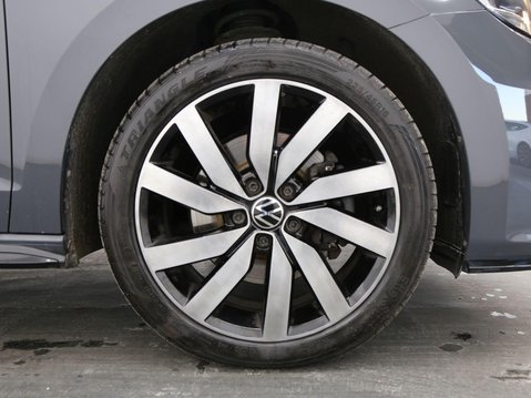 Volkswagen Touran 1.5 TSI EVO R-Line DSG Euro 6 (s/s) 5dr 27