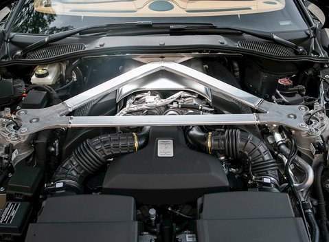 Aston Martin V8 Vantage 26