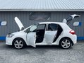 Toyota Auris 1.6 V-Matic SR Euro 5 5dr 3