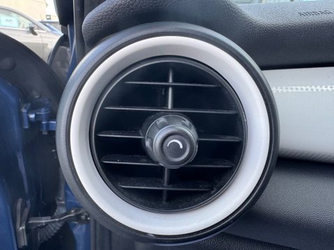 Mini Hatch COOPER 39