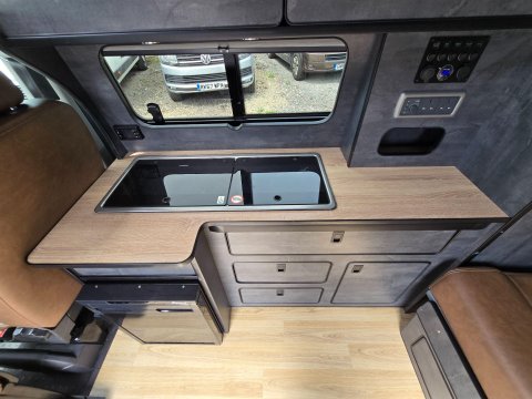 Volkswagen Campervan Summers Day Campers 26