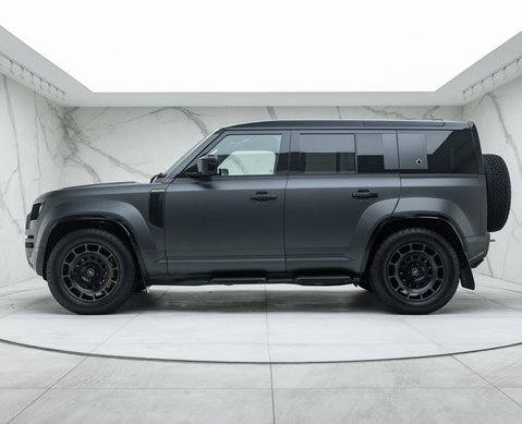 Land Rover Defender OCTA EDITION ONE