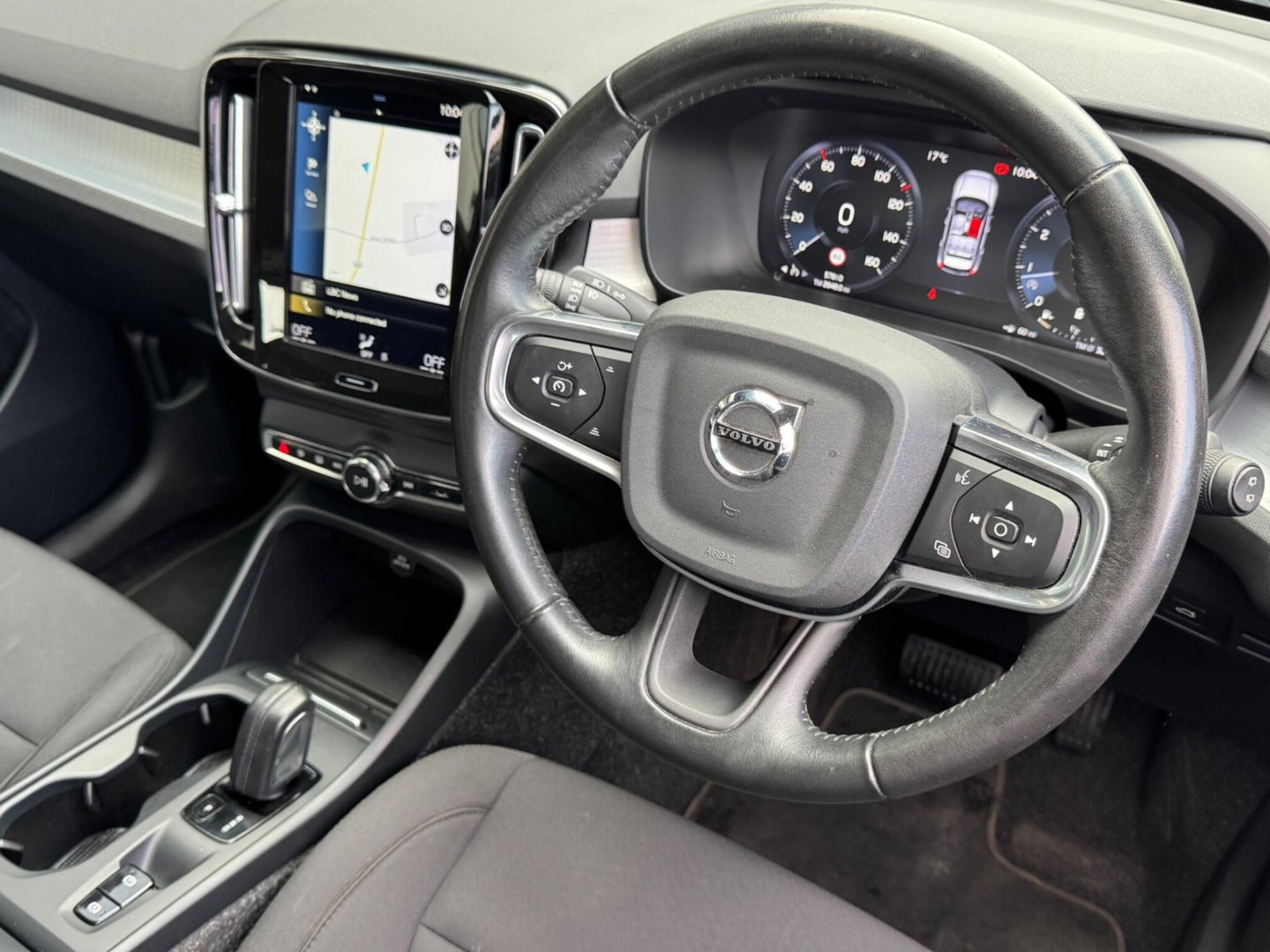 2020 Volvo XC40 — image 2