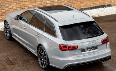 Audi RS6 Avant Performance 9