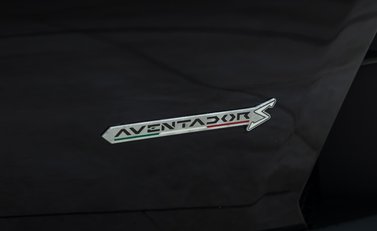 Lamborghini Aventador S LP 740-4 ROADSTER 32