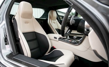 Mercedes-Benz SLS AMG 14