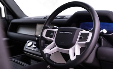 Land Rover Defender SE 5