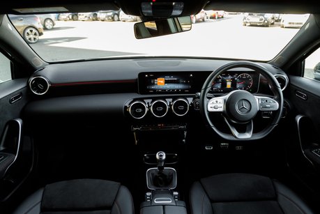 Mercedes-Benz A Class A 180 AMG LINE EXECUTIVE