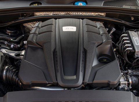 Porsche Macan Turbo 29
