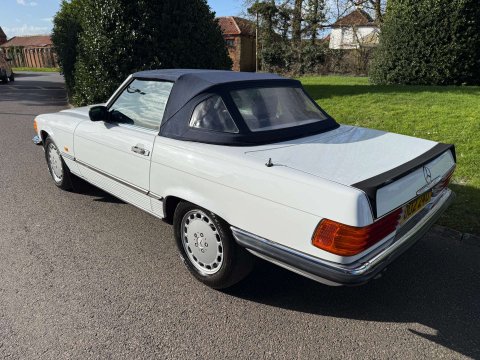 Mercedes-Benz 300 3.0 SL Convertible 2dr Petrol Automatic (188 bhp) 8