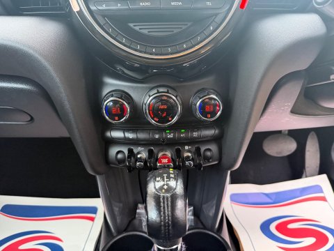 Mini Hatch 1.5 Cooper Auto Euro 6 (s/s) 3dr 11