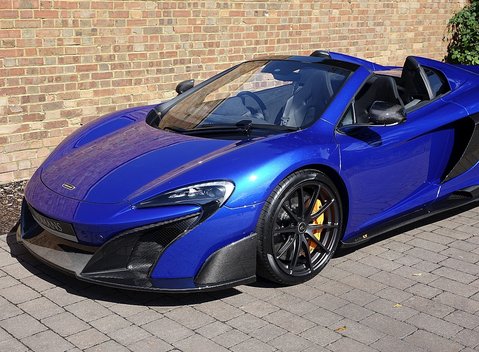 McLaren 675 LT Spider 30