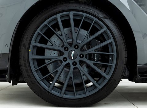 Aston Martin DBX 707 8