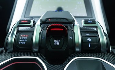 Lamborghini Urus 24