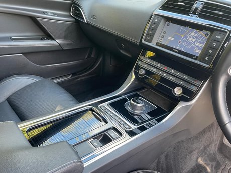 Jaguar XE 2.0i R-Sport Saloon 4dr Petrol Auto Euro 6 (s/s) (200 ps) 14