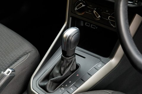 Volkswagen Polo MATCH TSI DSG 33