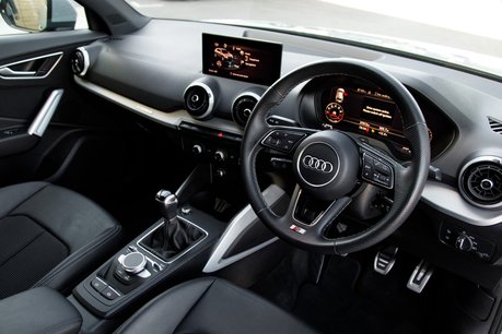 Audi Q2 TFSI S LINE