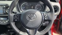 Toyota Yaris 1.5 VVT-h Icon Hatchback 5dr Petrol Hybrid E-CVT Euro 6 (s/s) (100 ps) 38