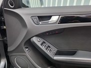 Audi RS4 4.2 FSI V8 Estate 5dr Petrol S Tronic quattro Euro 5 (450 ps) 33