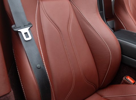 Aston Martin V12 Vantage ROADSTER 19