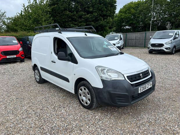 Peugeot Partner SWB L1H1 Low Roof Professional Air Con EURO 6 NO VAT 4