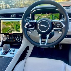 Jaguar F-Pace R-DYNAMIC BLACK 4