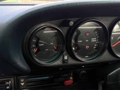 Porsche 911 CARRERA 3.2 BACK-DATE 52