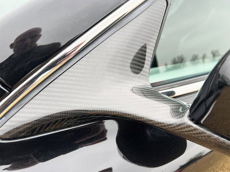 Aston Martin DBS V12 VOLANTE CARBON BLACK EDITION 42