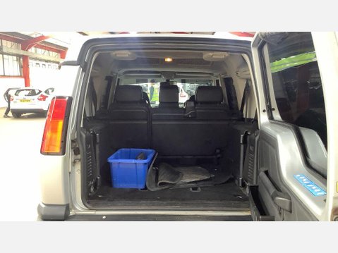Land Rover Discovery 2.5 TD5 S 5dr (7 Seats) 11