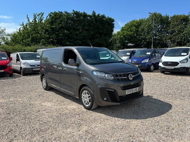 Vauxhall Vivaro SWB L1H1 Low Roof Sportive 2700 Air Con Sensors EURO 6 NO VAT 4
