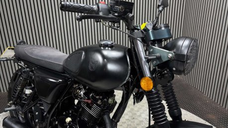 Mutt FSR 2021 ONLY 7K MODERN RETRO 125CC LEARNER BIKE LONG MOT 20