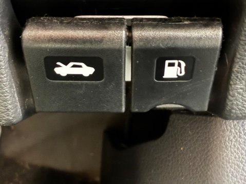 Nissan Qashqai 1.6 DIG-T N-Connecta Euro 6 (s/s) 5dr 29
