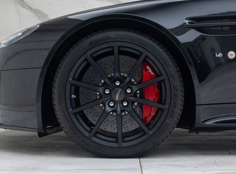 Aston Martin V12 Vantage S 32
