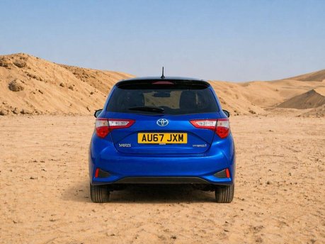 Toyota Yaris 1.5 VVT-h Blue Bi-Tone Hatchback 5dr Petrol Hybrid E-CVT Euro 6 (s/s) (100  3