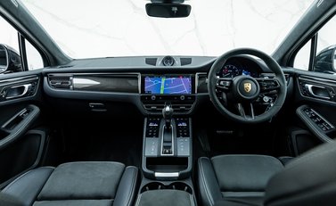 Porsche Macan GTS 21